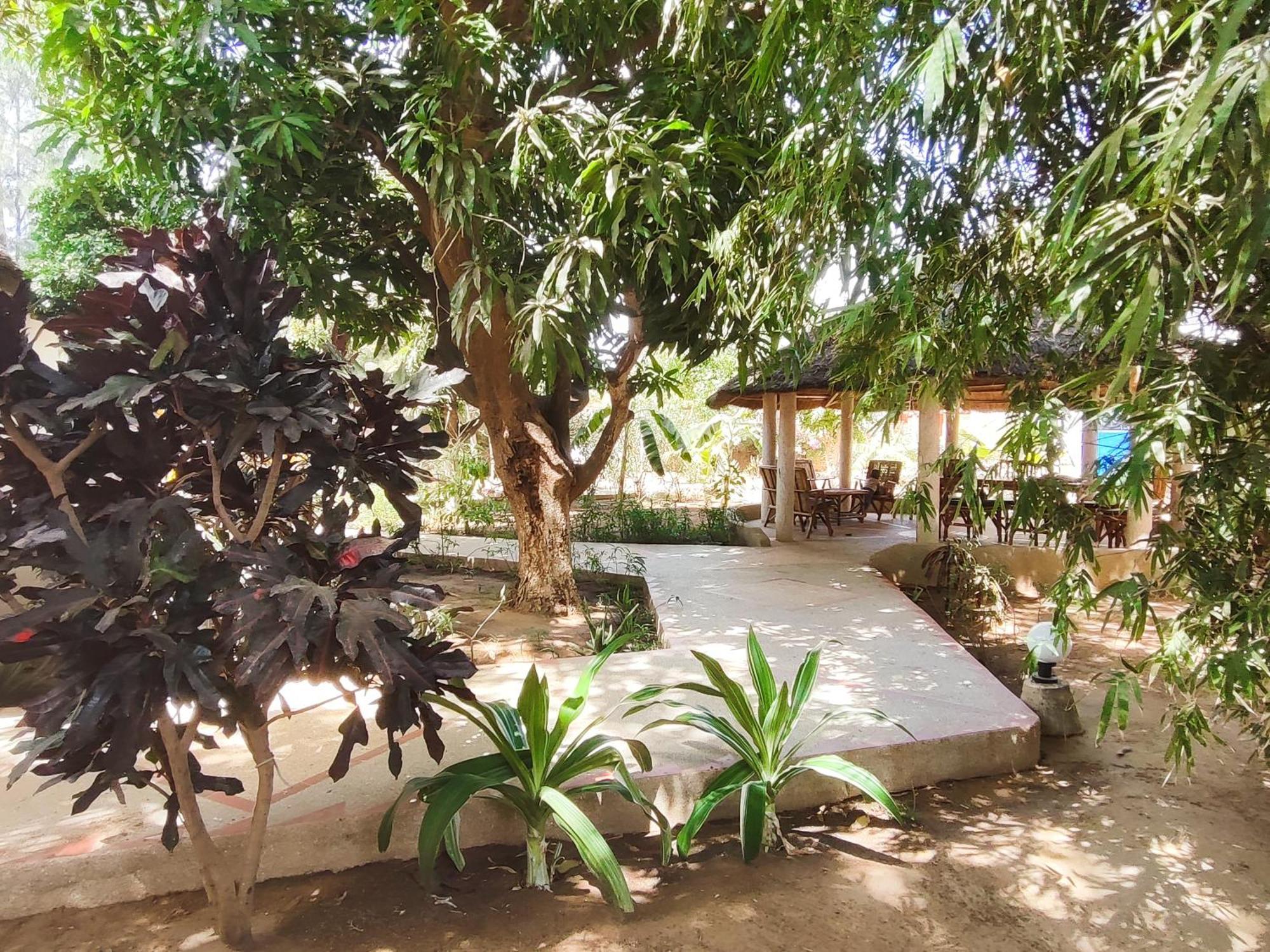 Le Jardin De Adja Hotel Ngaparou Exterior photo